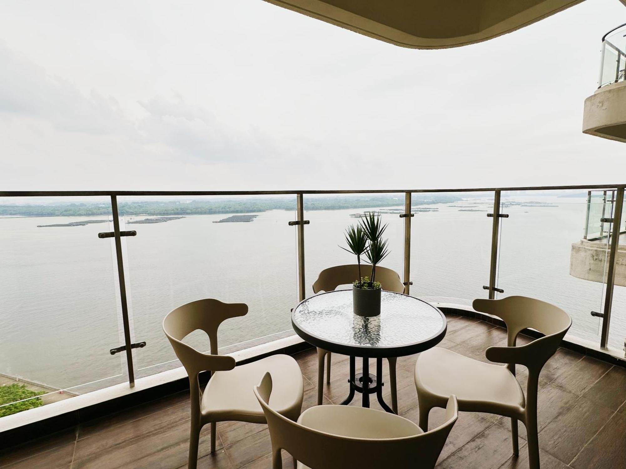 Apartment 海景套房 3房3厕 可8-12人danga Bay Country Garden Yi Jia名宿 Johor Bahru